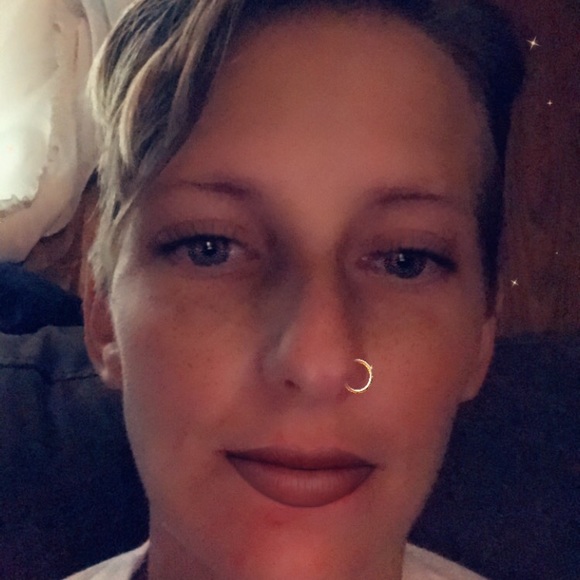 Meet your Posher, Amy - Picture 1 of 1